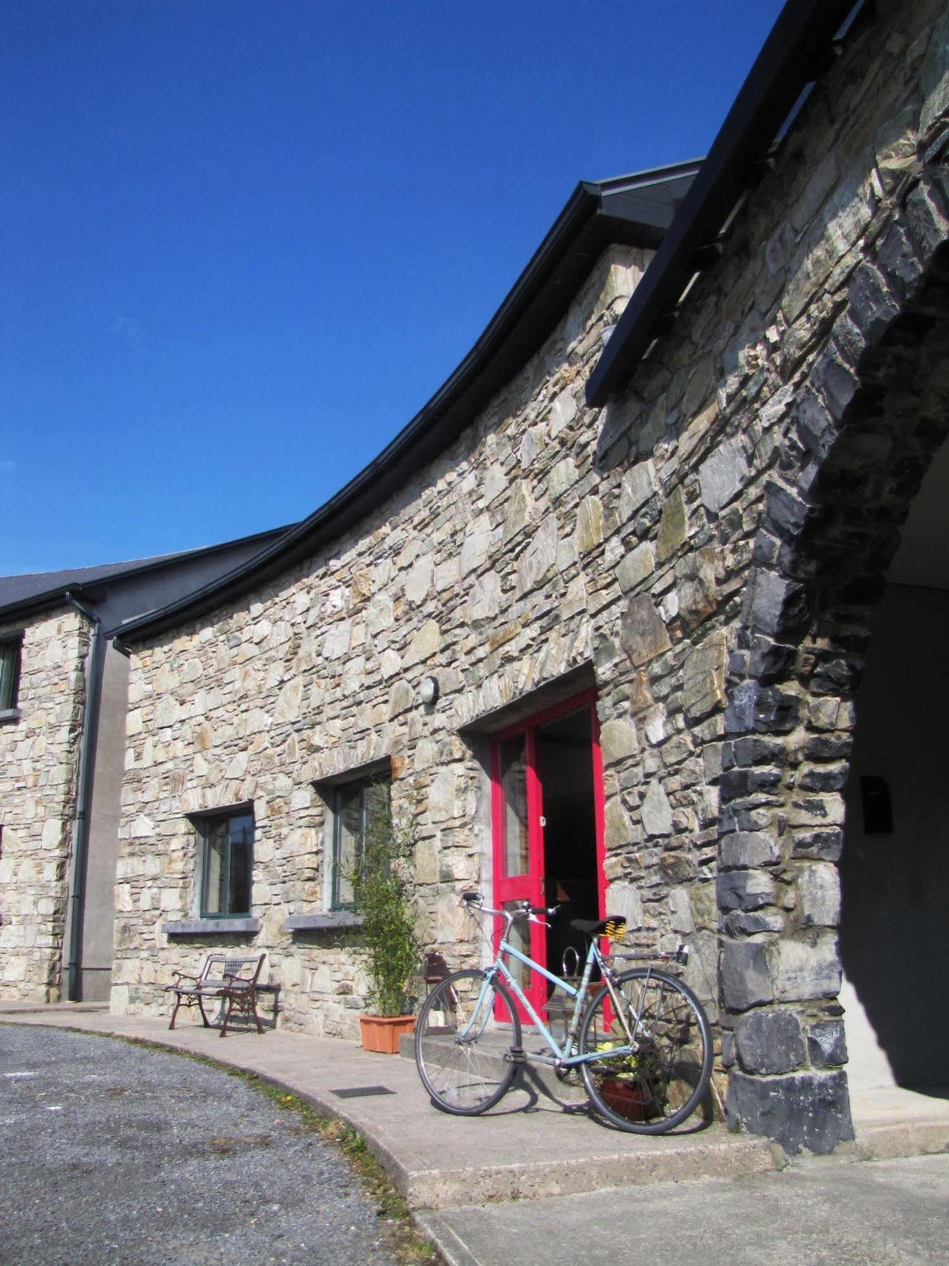 The Inn To The West Hotel Connemara Exterior foto